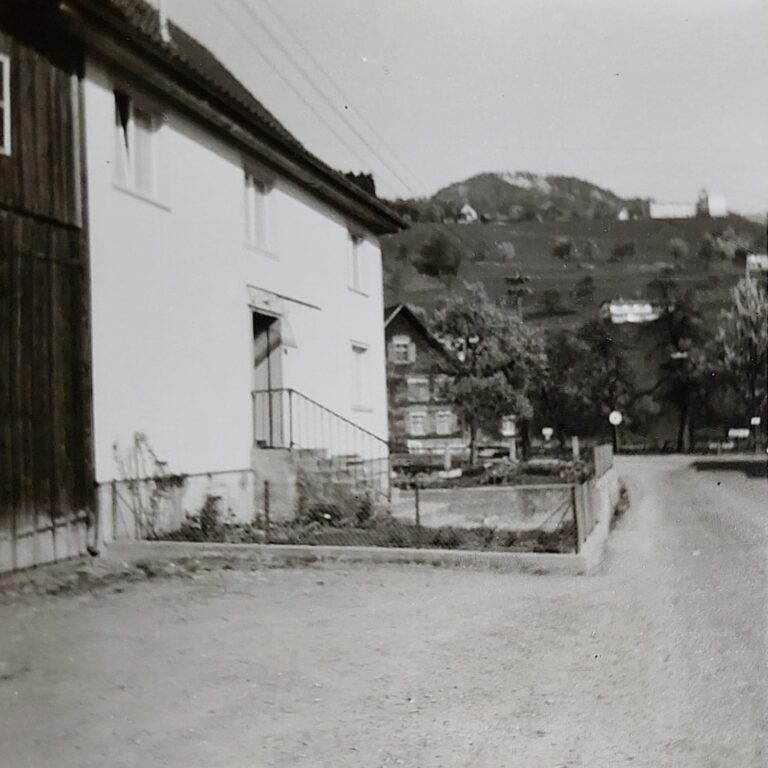 Werkstatt und Haus in den 70ern